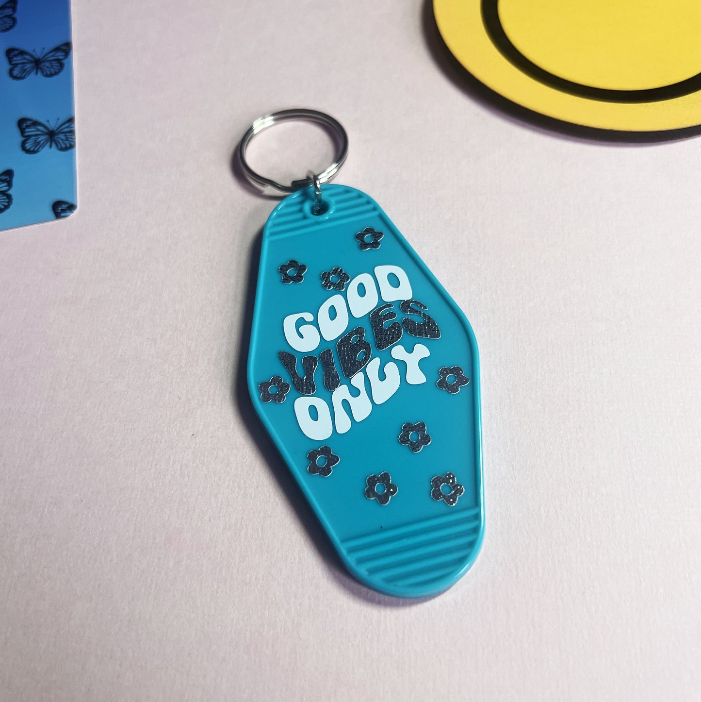 Good Vibes Only Motel Keychain